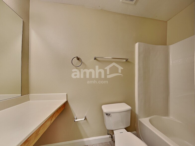 Building Photo - 24746 Mary Beth Ct