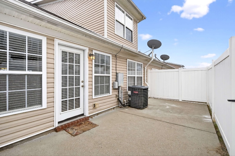 Building Photo - 1036 Harold Lee Dr