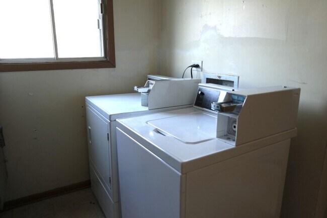 Building Photo - 4120 Williamsburg Ct