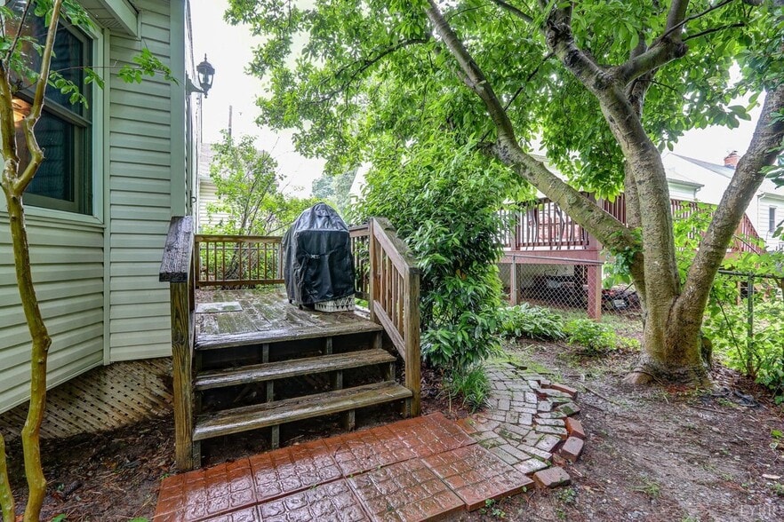 Porch - 4920 Myrtle St