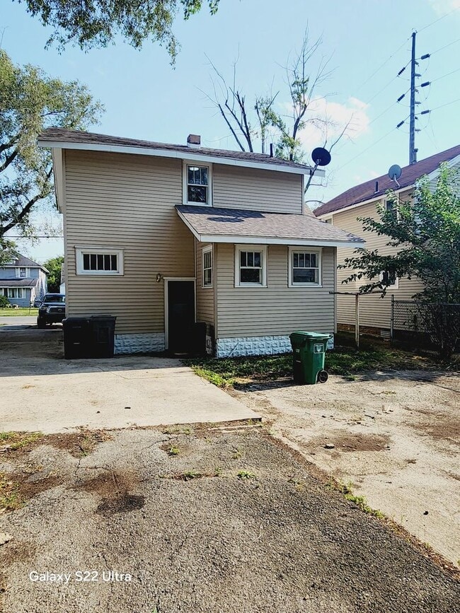 Building Photo - Cozy 3-Bedroom Home in Lima, OH – $1395/Mo...