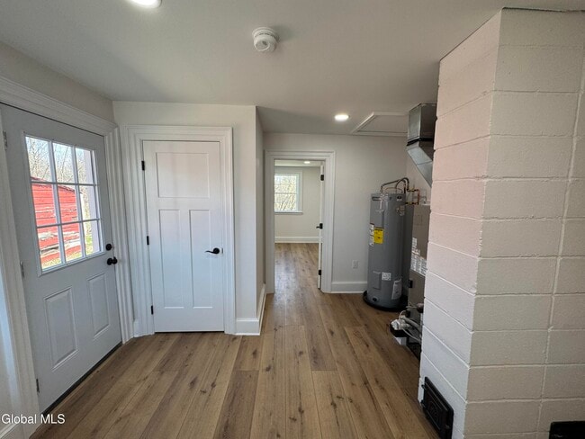 Building Photo - 675 Mac Elroy Rd