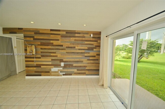 Building Photo - 7440 Miami Lakes Dr