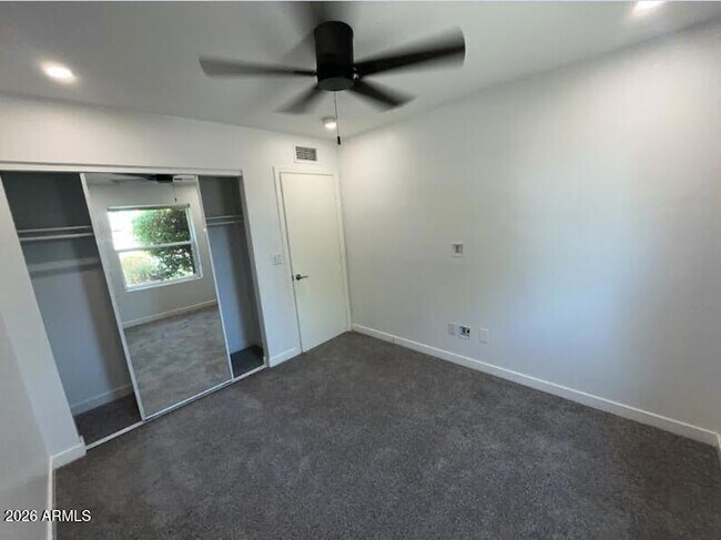 Building Photo - 6110 E Blanche Dr