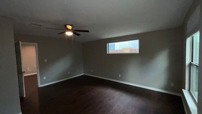 Building Photo - Charming 3 Bedroom/3 Bath Near TCU