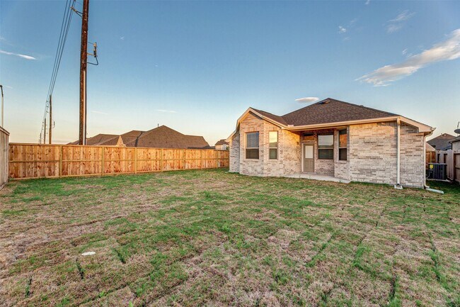 Building Photo - 4022 Maple Glen Dr