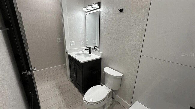 Building Photo - 710 Childs Ave