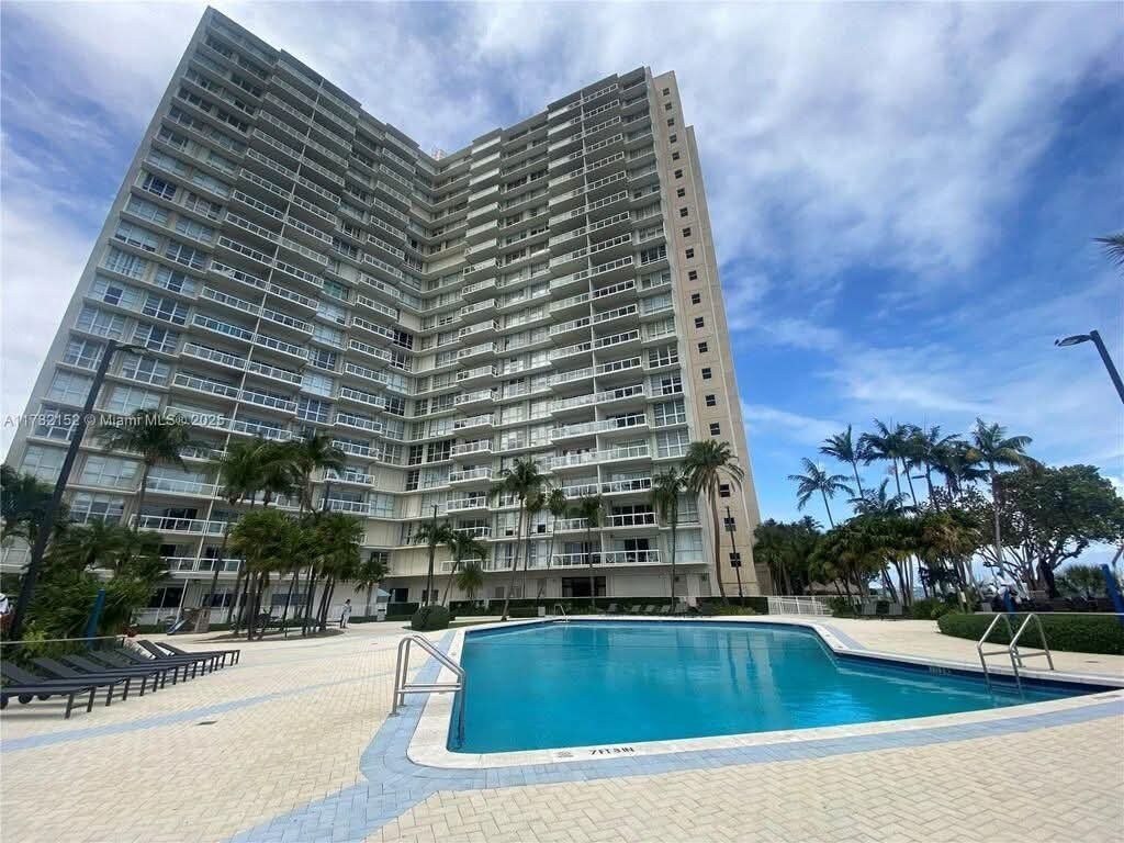 Building Photo - 2451 Brickell Ave