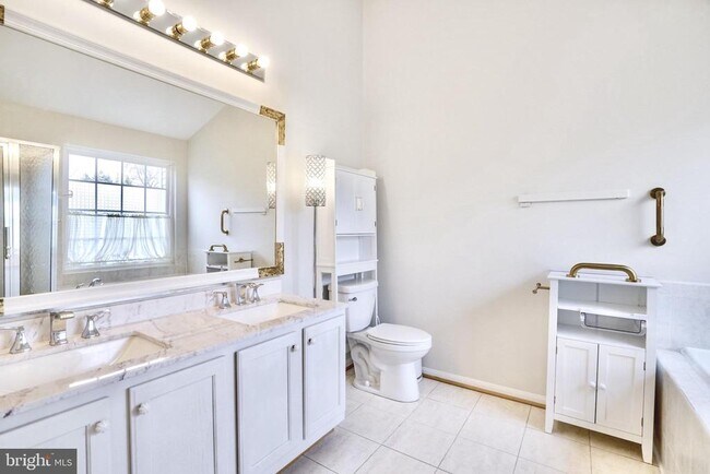 Building Photo - 7372 Ardglass Dr