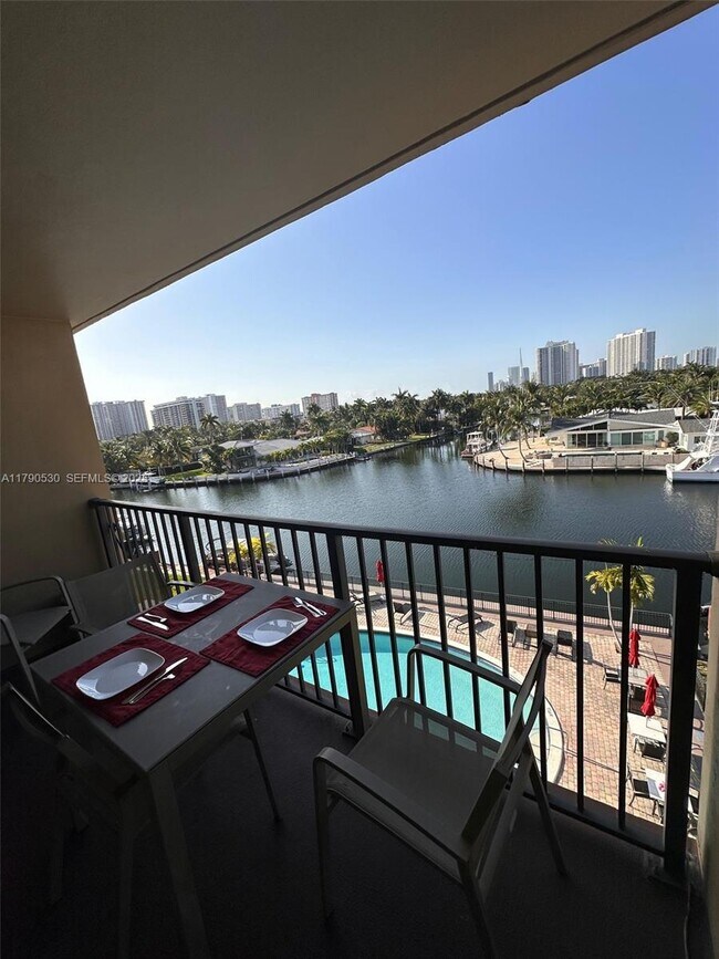 Building Photo - 301 Golden Isles Dr