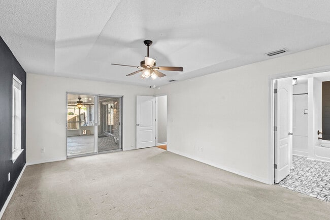 Building Photo - 1895 Everglades Dr