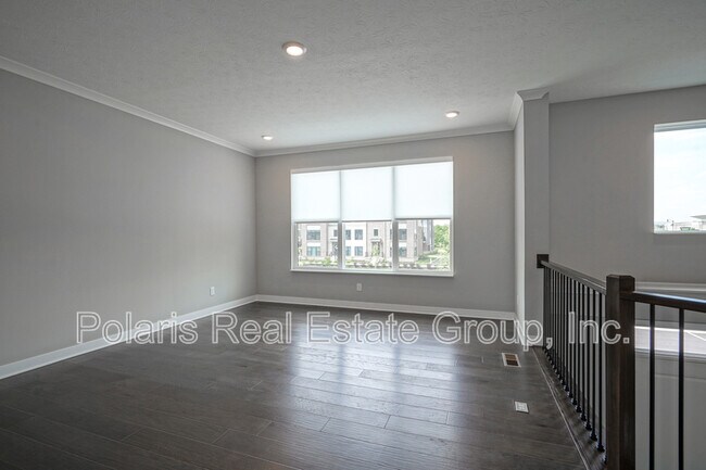 Building Photo - 673 Golborne St