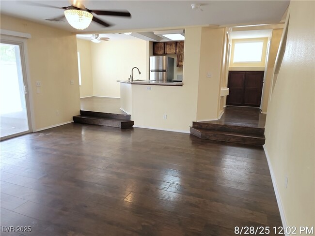 Building Photo - 818 Ribbon Grass Ave