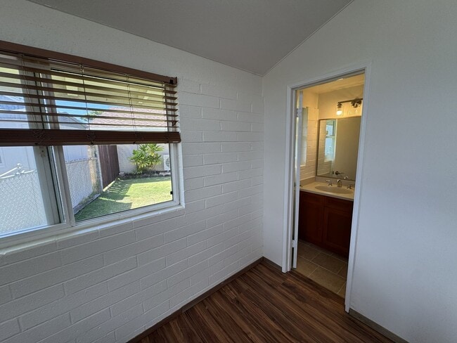 Building Photo - 6270 Upolo Pl