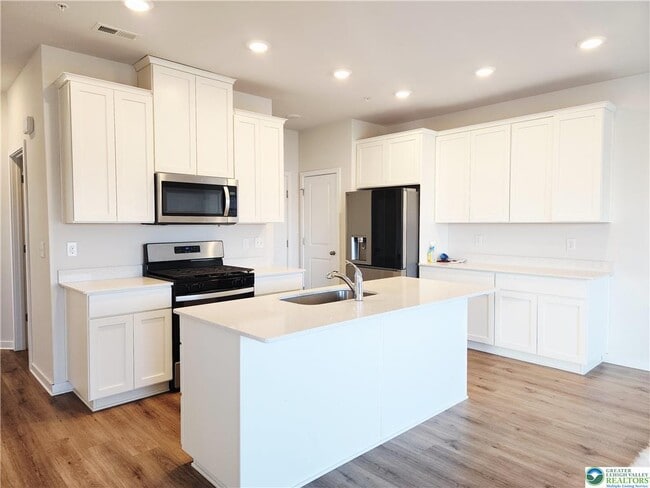 Building Photo - 7699 Clayton Ave