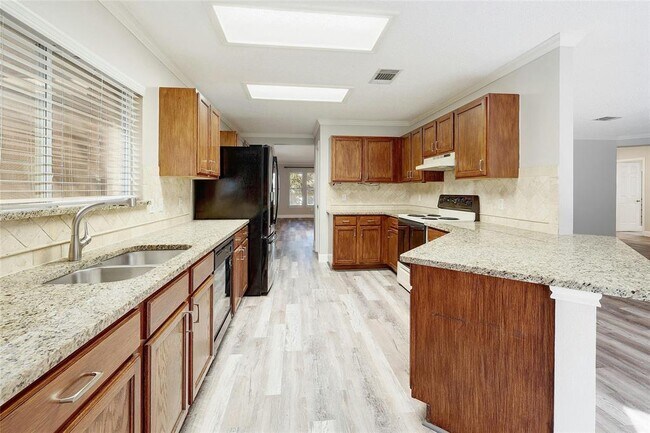 Building Photo - 10905 Claywood Dr