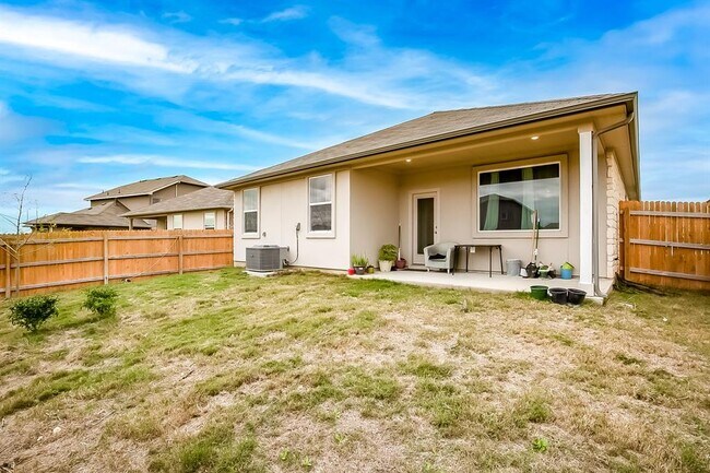 Building Photo - 908 Vogel Dr