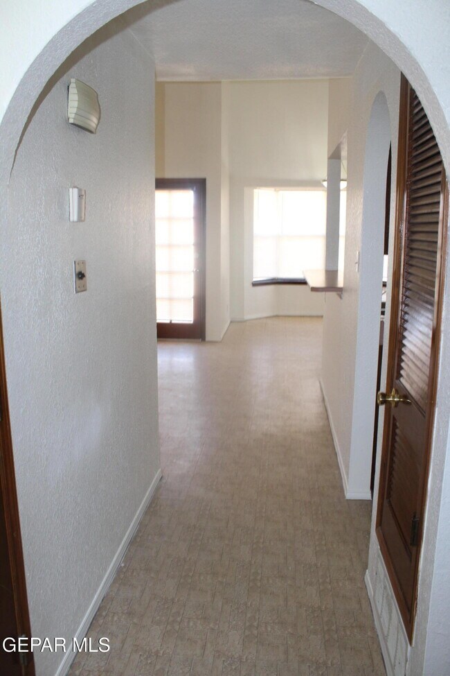 Building Photo - 1472 Sierra De Oro Dr