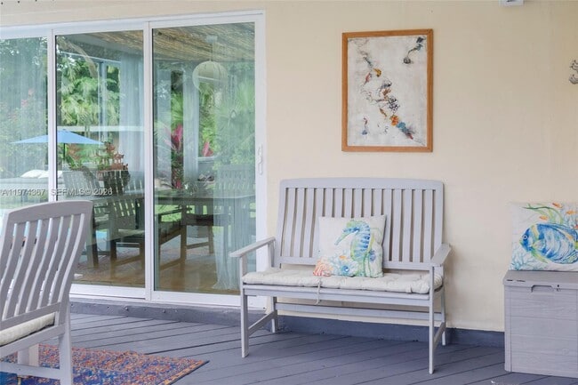 Building Photo - 750 NE 120th St