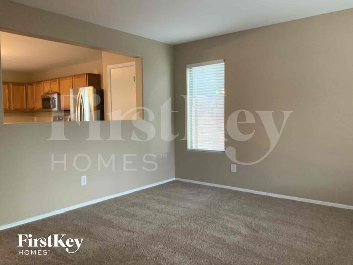 Building Photo - 39485 N Dusty Dr