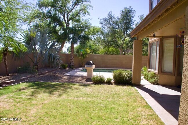 Building Photo - 7203 W Trails Dr