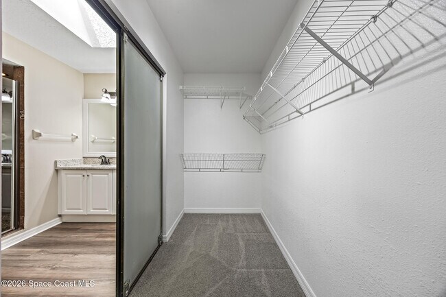 Building Photo - 6080 Chapman St