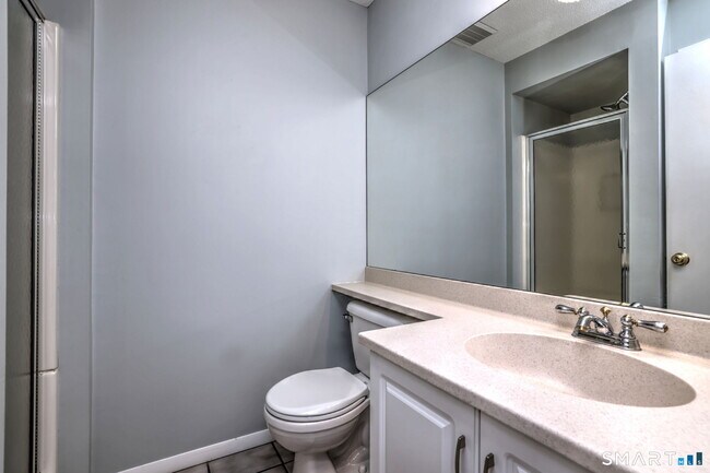 Building Photo - 47 Jerimoth Dr