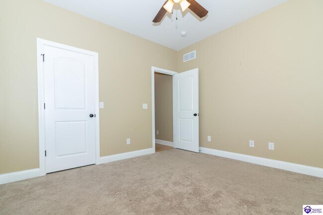 Building Photo - 114 Lowball Ln