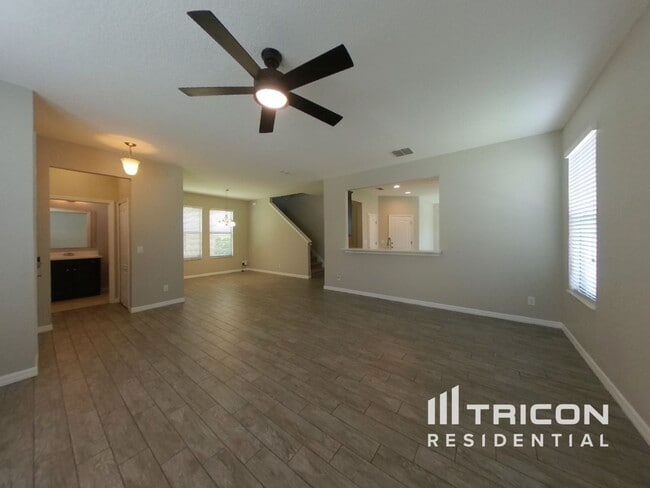 Building Photo - 2076 Bent Grass Ave