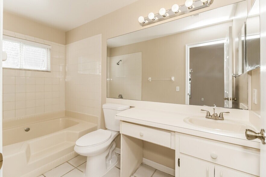 Building Photo - 28246 Tall Grass Dr