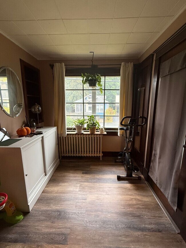 Building Photo - Charming 3BR House in Albany