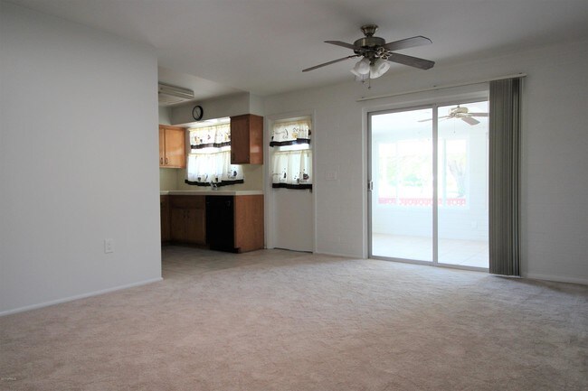 Building Photo - 11417 N 103rd Ave