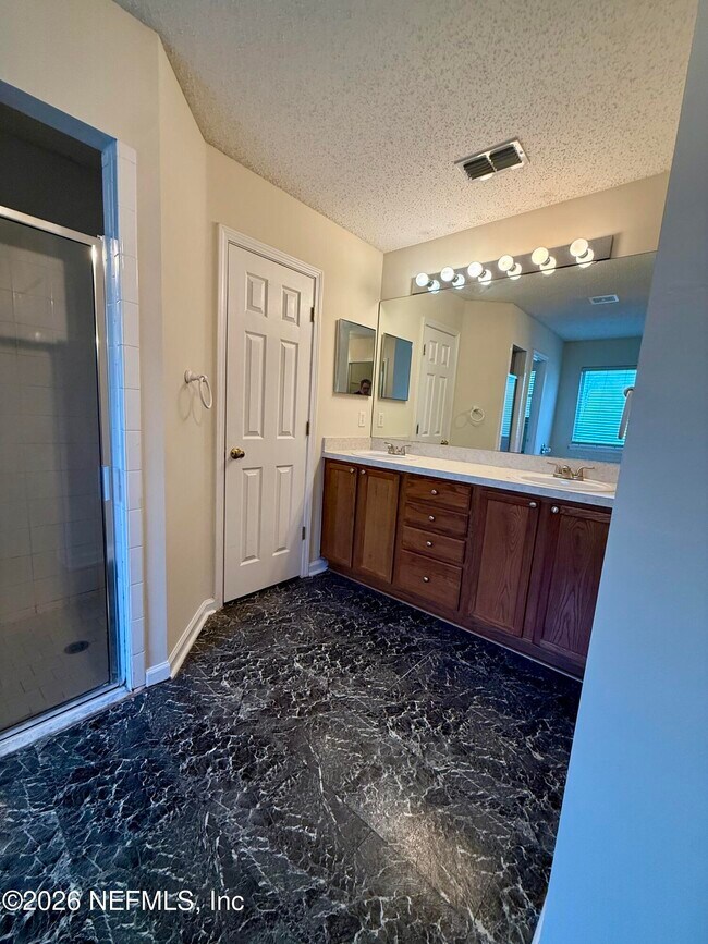 Building Photo - 3150 Highland Grove Dr