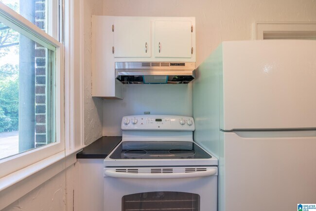 Building Photo - 3809 12th Ct S