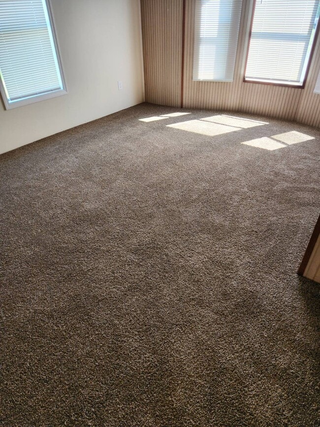 Building Photo - 1018 Aaron Ln