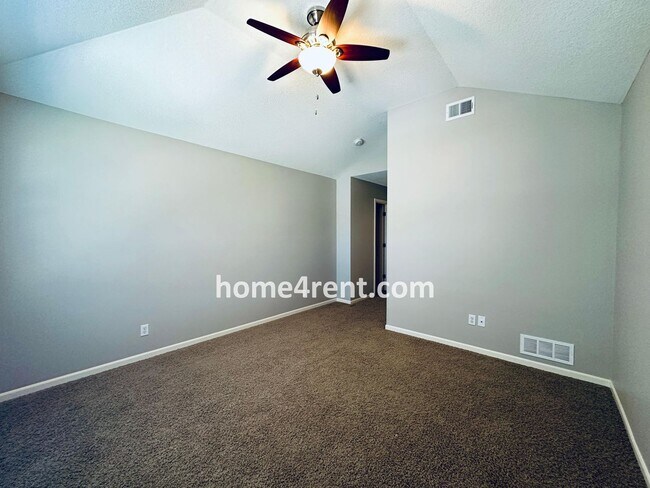 Building Photo - Gorgeous Olathe, 5 BR Home w/ Wood floors,...