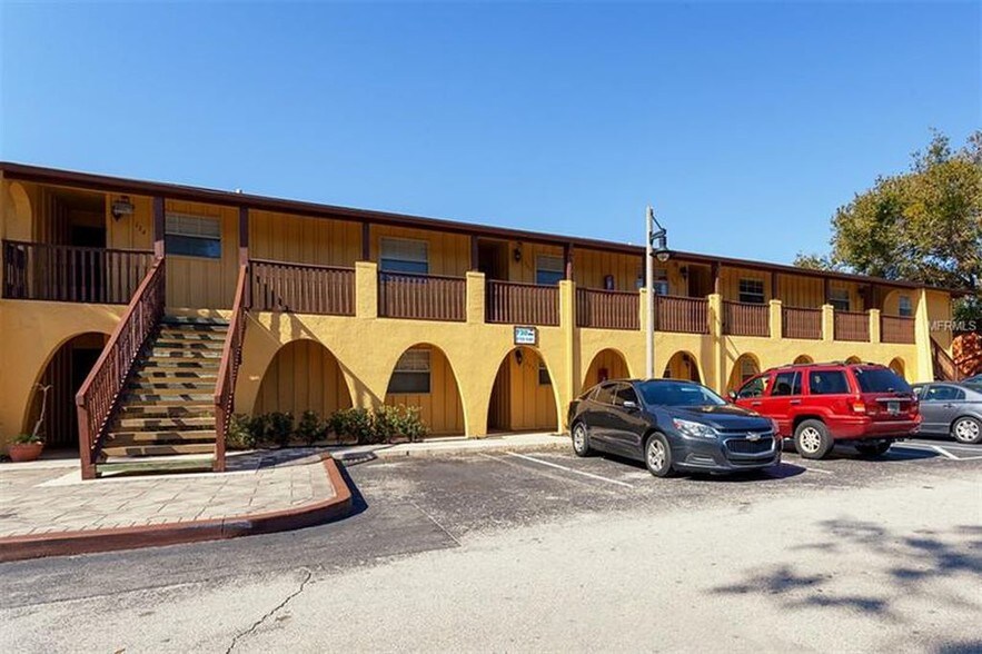 La Costa Brava - building 730 - 730 E Michigan St