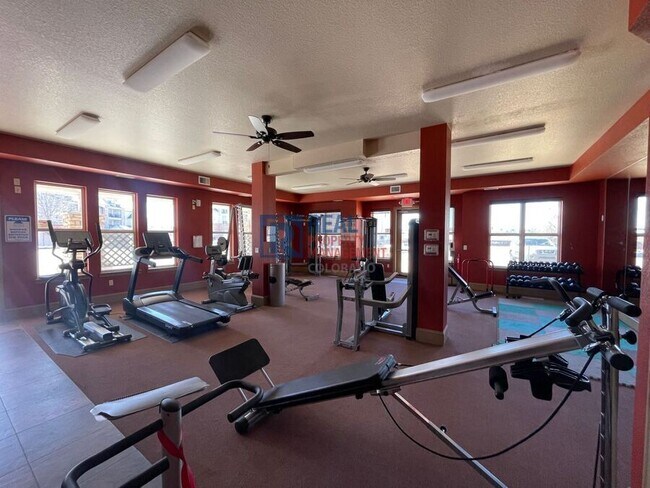 Building Photo - 7222 S Blackhawk St