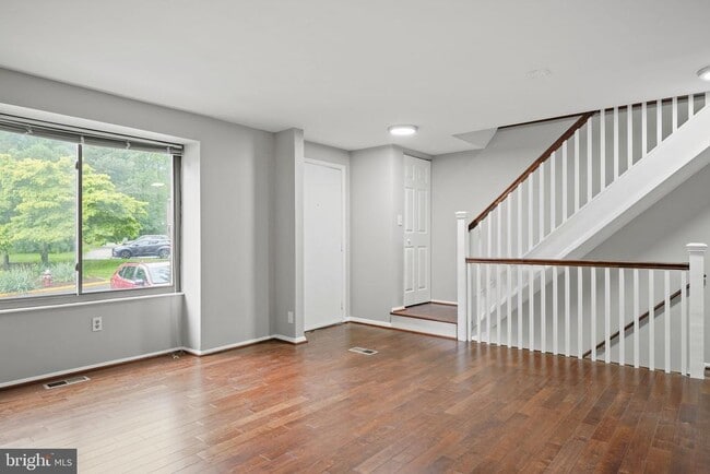 Building Photo - 5863 Jackson Oak Ct