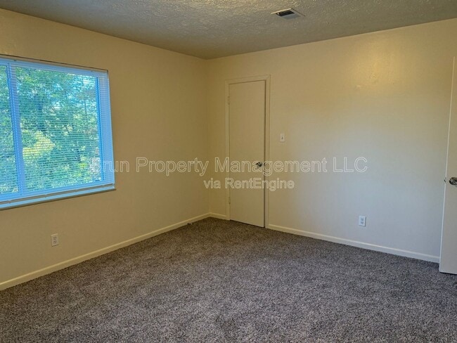 Building Photo - 1204 Glade Hill Dr