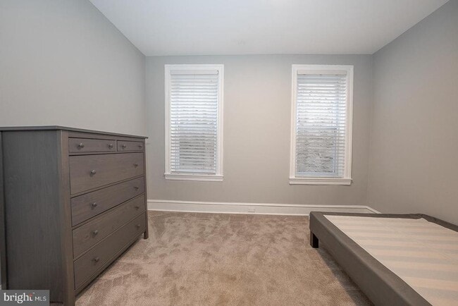 Building Photo - 524 S 3rd St