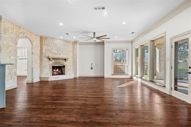 Building Photo - 1925 Manor Way Dr