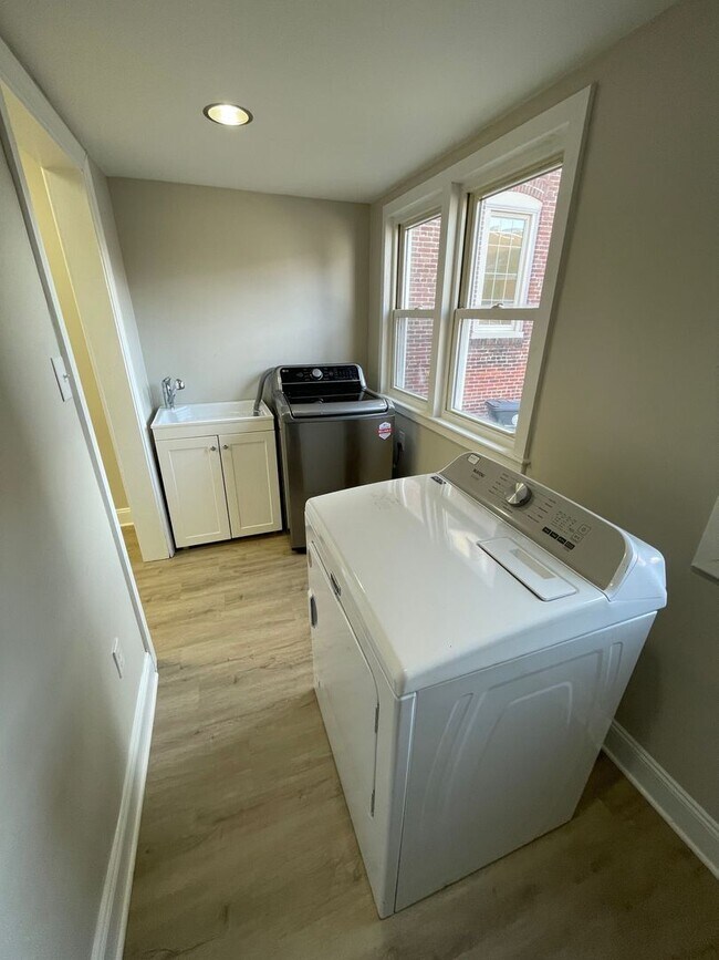 Building Photo - Beautiful 4 Bedroom, 1.5 Bath in Pottstown