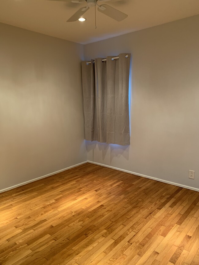 Bedroom - 2600 W Ramona Rd