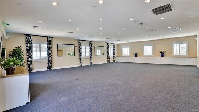 Building Photo - 2832 E Clementine Dr