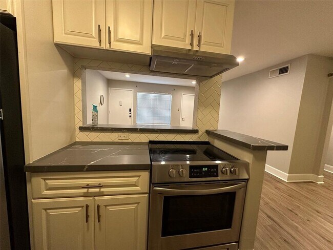 Building Photo - 2250 Bering Dr