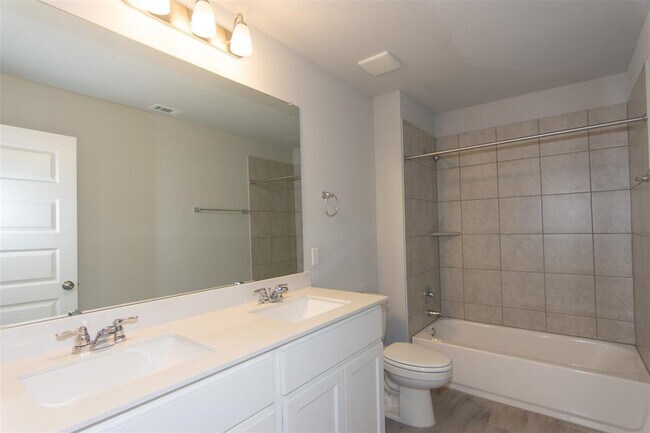 Building Photo - 100 Flat Creek Ct