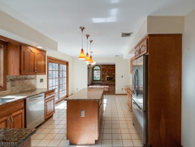 Building Photo - 860 Glen Rd