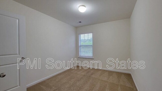 Building Photo - 31 Moorlyn Ln