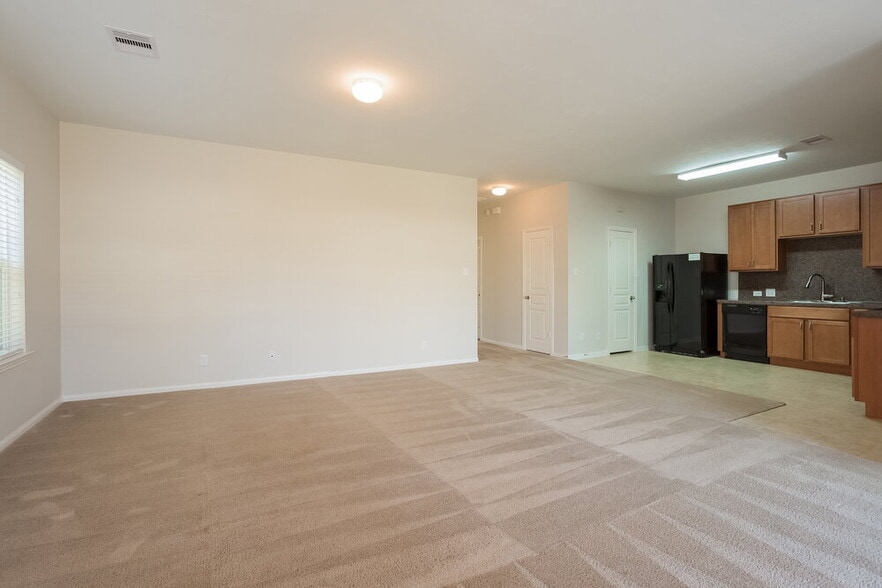 Building Photo - 8119 Almera Falls Dr